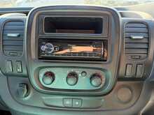 Vauxhall Vivaro 2700 CDTi L1H1 "Day Van" 