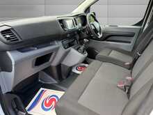 Vauxhall Vivaro 2900 Dynamic Turbo D L2H2 