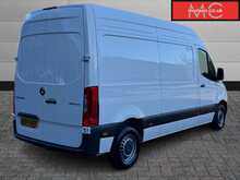 Mercedes-Benz Sprinter 315 CDI Premium FWD L2H3 