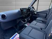 Mercedes-Benz Sprinter 315 CDI Premium FWD L2H3 