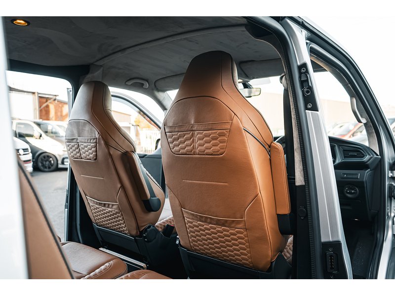 Volkswagen T30 Panel Van Highline LWB 204PS 2.0 TDI DSG