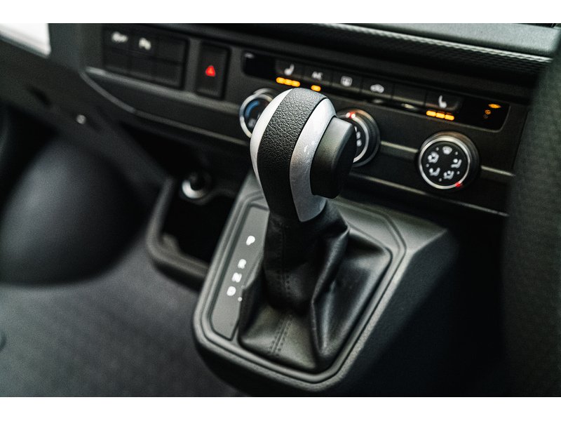 Volkswagen T30 Panel Van Highline LWB 204PS 2.0 TDI DSG