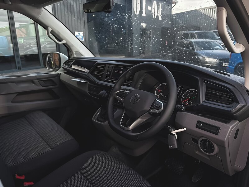 Volkswagen T32 Panel Van Highline LWB 204PS 2.0 TDI DSG
