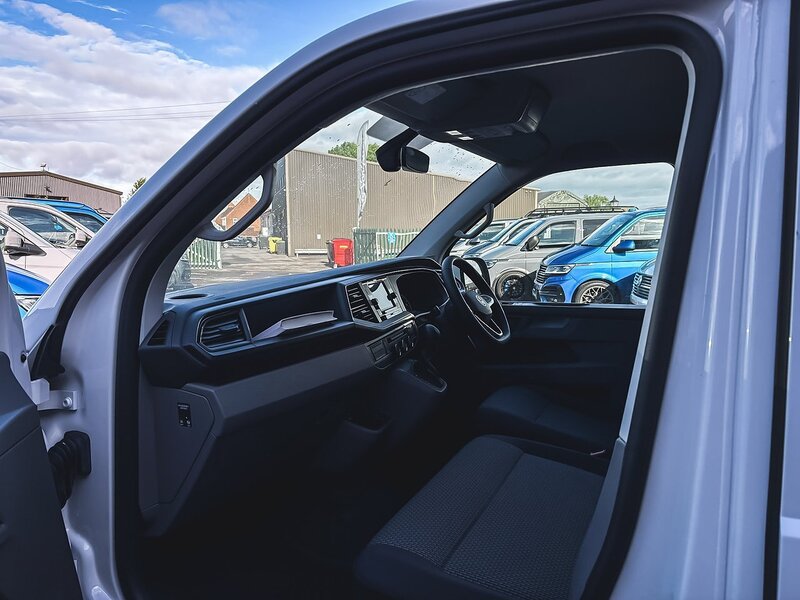 Volkswagen T32 Panel Van Highline LWB 204PS 2.0 TDI DSG