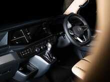 Volkswagen VOLKSWAGEN TRANSPORTER  VW T6.1 T32 KOMBI 204 LWB DSG HIGHLINE