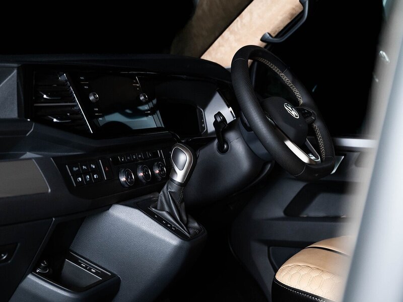 Volkswagen VOLKSWAGEN TRANSPORTER  VW T6.1 T32 KOMBI 204 LWB DSG HIGHLINE