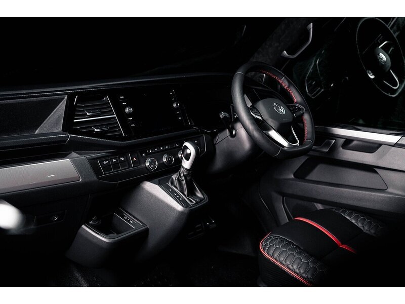 Volkswagen VOLKSWAGEN TRANSPORTER VW T6.1 T32 KOMBI 150 LWB DSG HIGHLINE