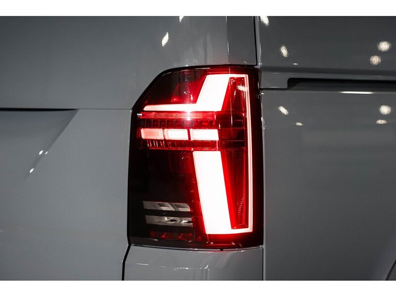 Volkswagen VOLKSWAGEN TRANSPORTER VW T6.1 T32 KOMBI 204 SWB DSG HIGHLINE