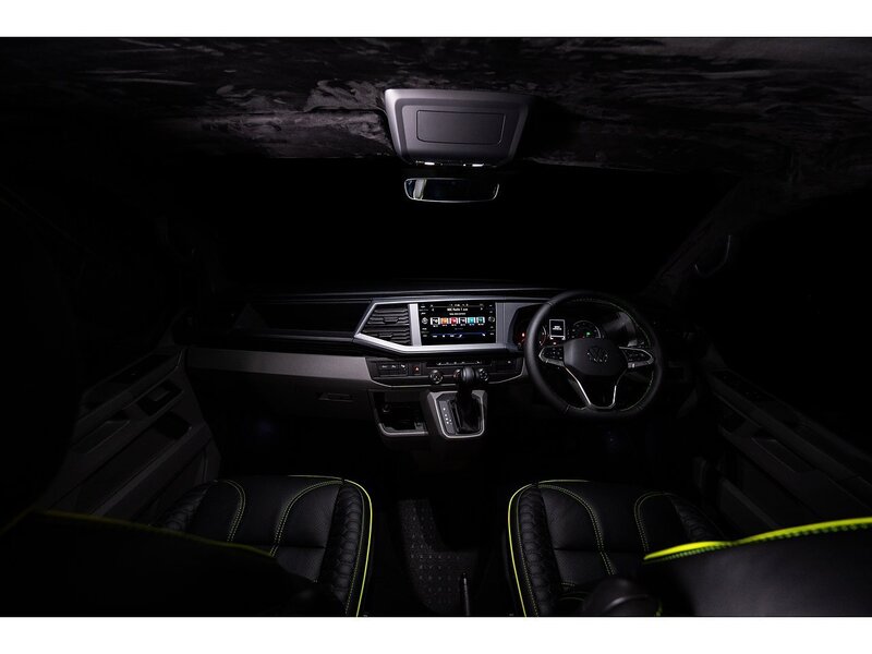 Volkswagen VOLKSWAGEN TRANSPORTER T6.1 T32 KOMBI 150ps SWB DSG HIGHLINE