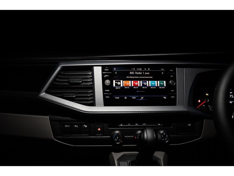 Volkswagen VOLKSWAGEN TRANSPORTER T6.1 T32 KOMBI 150ps SWB DSG HIGHLINE