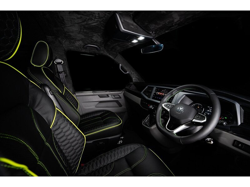 Volkswagen VOLKSWAGEN TRANSPORTER T6.1 T32 KOMBI 150ps SWB DSG HIGHLINE