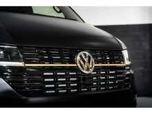 Volkswagen VOLKSWAGEN TRANSPORTER T6.1 T32 TAX EFFICIENT VW CARAVELLE 150 LWB DSG HIGHLINE