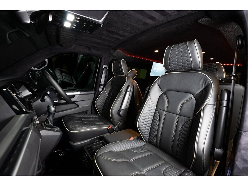 Volkswagen VOLKSWAGEN TRANSPORTER T6.1 T32 TAX EFFICIENT VW CARAVELLE 150 LWB DSG HIGHLINE