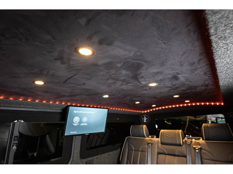 Volkswagen VOLKSWAGEN TRANSPORTER T6.1 T32 TAX EFFICIENT VW CARAVELLE 150 LWB DSG HIGHLINE