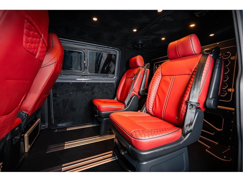 Volkswagen VOLKSWAGEN TRANSPORTER VW T6.1 T32 KOMBI 204 LWB DSG HIGHLINE