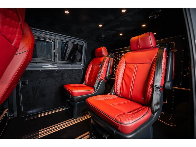 Volkswagen VOLKSWAGEN TRANSPORTER VW T6.1 T32 KOMBI 204 LWB DSG HIGHLINE