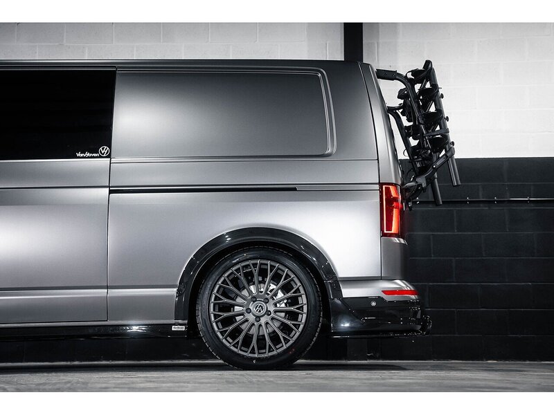 Volkswagen VOLKSWAGEN TRANSPORTER VW T6.1 T32 KOMBI 204 LWB DSG HIGHLINE