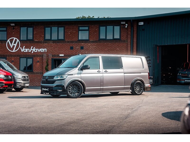 Volkswagen VOLKSWAGEN TRANSPORTER VW T6.1 T32 KOMBI 204 LWB DSG HIGHLINE