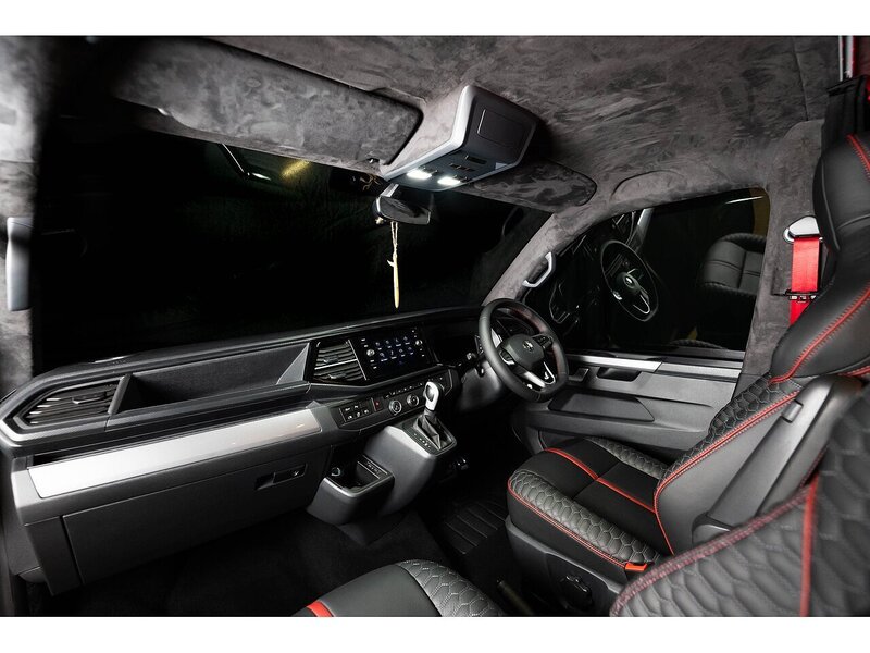 Volkswagen VOLKSWAGEN TRANSPORTER VW T6.1 T32 KOMBI 150 LWB DSG HIGHLINE