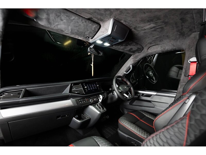 Volkswagen VOLKSWAGEN TRANSPORTER VW T6.1 T32 KOMBI 150 LWB DSG HIGHLINE