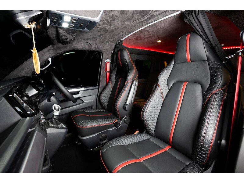 Volkswagen VOLKSWAGEN TRANSPORTER VW T6.1 T32 KOMBI 150 LWB DSG HIGHLINE