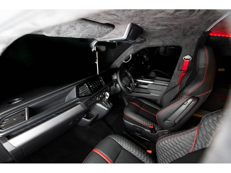 Volkswagen VOLKSWAGEN TRANSPORTER VW T6.1 T32 KOMBI 150 LWB DSG HIGHLINE