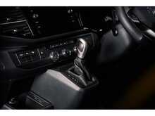 Volkswagen VOLKSWAGEN VW TRANSPORTER T32 KOMBI VAN HIGHLINE SWB 204 DSG