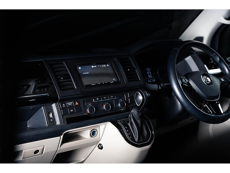 Volkswagen 2.0 TDI T32 BlueMotion Tech Window Van 4dr Diesel DSG FWD LWB Euro 6 (s/s) (150 ps)
