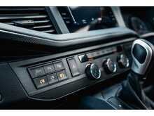 Volkswagen T32 Kombi Highline SWB 150PS 2.0 TDI DSG