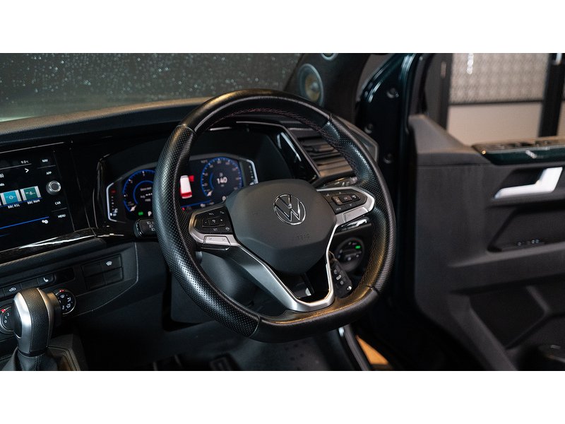 Volkswagen T32 Transporter Highline LWB 204ps Automatic 2.0 Diesel 5dr