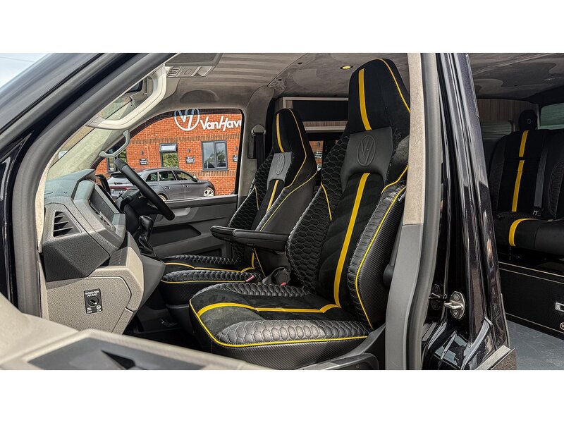 Volkswagen 2.0 BiTDI T30 Highline Panel Van 5dr Diesel DSG FWD SWB Euro 6 (s/s) (204 ps)