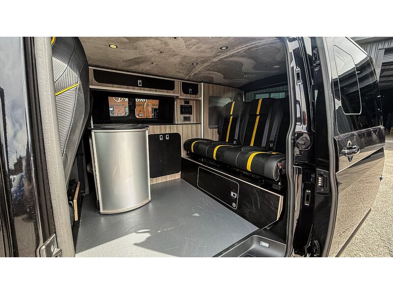 Volkswagen 2.0 BiTDI T30 Highline Panel Van 5dr Diesel DSG FWD SWB Euro 6 (s/s) (204 ps)