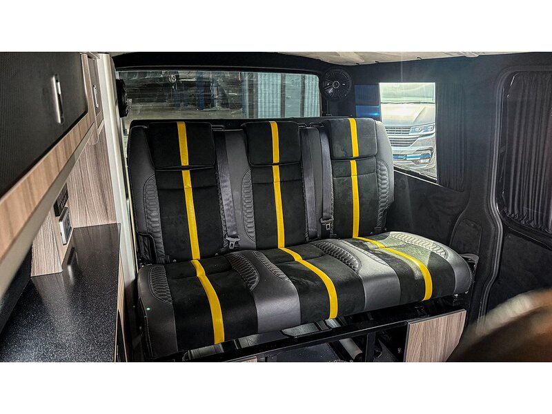 Volkswagen 2.0 BiTDI T30 Highline Panel Van 5dr Diesel DSG FWD SWB Euro 6 (s/s) (204 ps)