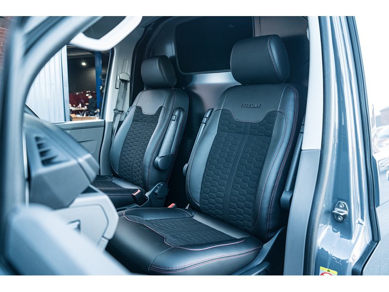 Volkswagen 2.0 BiTDI T32 Sportline Panel Van 5dr Diesel DSG FWD SWB Euro 6 (s/s) (204 ps)