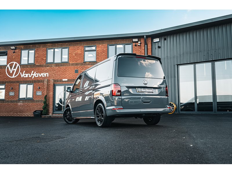 Volkswagen 2.0 BiTDI T32 Sportline Panel Van 5dr Diesel DSG FWD SWB Euro 6 (s/s) (204 ps)