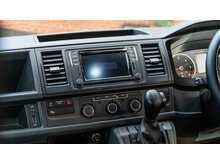 Volkswagen 2.0 BiTDI BlueMotion Tech SE Minibus Double Cab 5dr Diesel DSG FWD LWB Euro 6 (s/s) (204 ps)