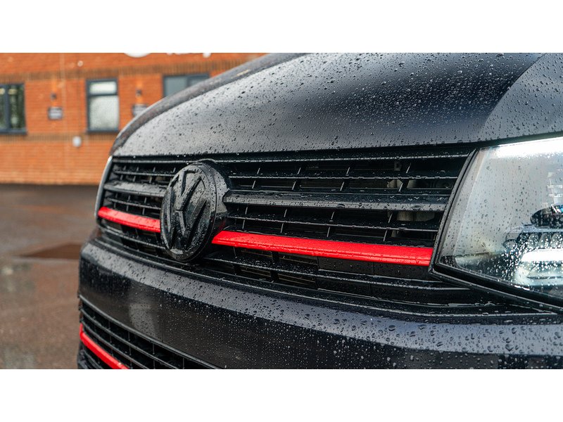 Volkswagen 2.0 BiTDI BlueMotion Tech SE Minibus Double Cab 5dr Diesel DSG FWD LWB Euro 6 (s/s) (204 ps)