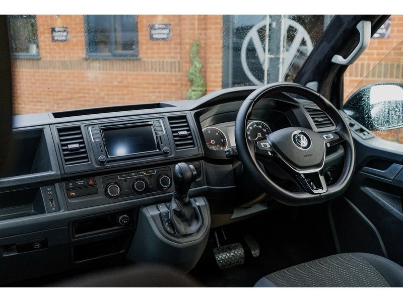 Volkswagen 2.0 BiTDI BlueMotion Tech SE Minibus Double Cab 5dr Diesel DSG FWD LWB Euro 6 (s/s) (204 ps)