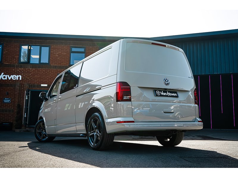 Volkswagen T32 Highline Kombi 5dr Diesel DSG FWD LWB Euro 6 (s/s) (150 ps)