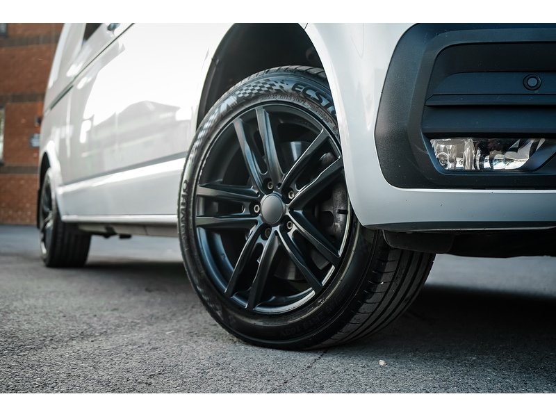 Volkswagen 2.0 BiTDI T32 Highline Kombi Double Cab 5dr Diesel DSG 4Motion LWB High Roof Euro 6 (s/s) (204 ps)