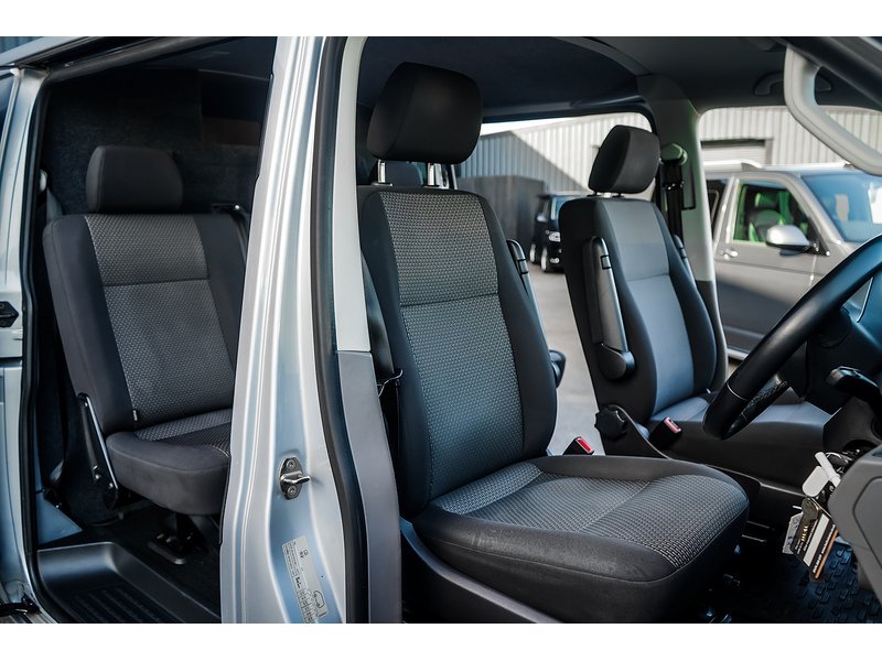 Volkswagen 2.0 BiTDI T32 Highline Kombi Double Cab 5dr Diesel DSG 4Motion LWB High Roof Euro 6 (s/s) (204 ps)