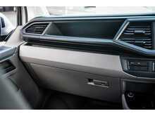 Volkswagen 2.0 BiTDI T32 Highline Kombi Double Cab 5dr Diesel DSG 4Motion LWB High Roof Euro 6 (s/s) (204 ps)