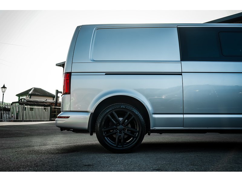 Volkswagen 2.0 BiTDI T32 Highline Kombi Double Cab 5dr Diesel DSG 4Motion LWB High Roof Euro 6 (s/s) (204 ps)