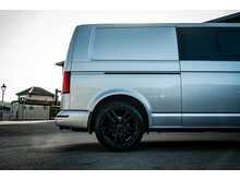 Volkswagen 2.0 BiTDI T32 Highline Kombi Double Cab 5dr Diesel DSG 4Motion LWB High Roof Euro 6 (s/s) (204 ps)