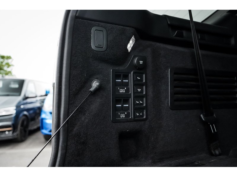 Land Rover 3.0 SD V6 HSE Luxury SUV 5dr Diesel Auto 4WD Euro 6 (s/s) (306 ps)