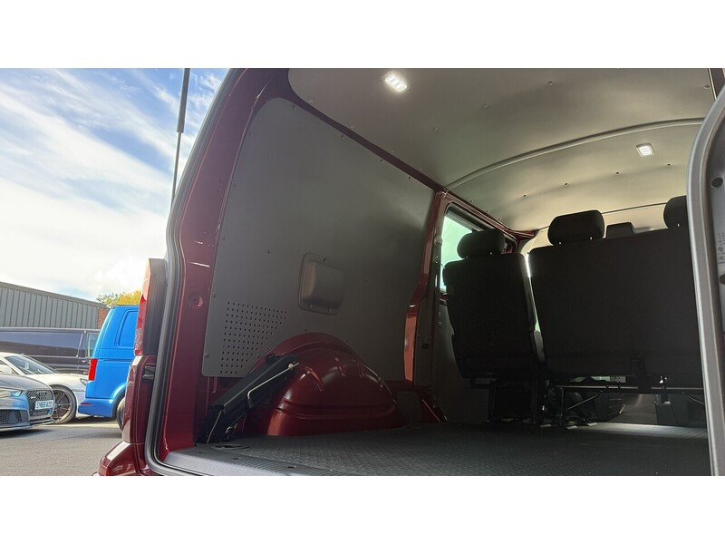 Volkswagen T32 Kombi Highline LWB 150PS 2.0 TDI DSG