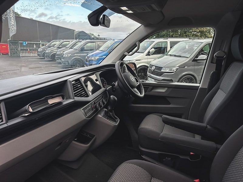 Volkswagen T30 Panel Van Highline LWB 204PS 2.0 TDI DSG