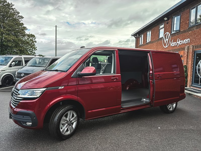 Volkswagen T30 Panel Van Highline LWB 204PS 2.0 TDI DSG