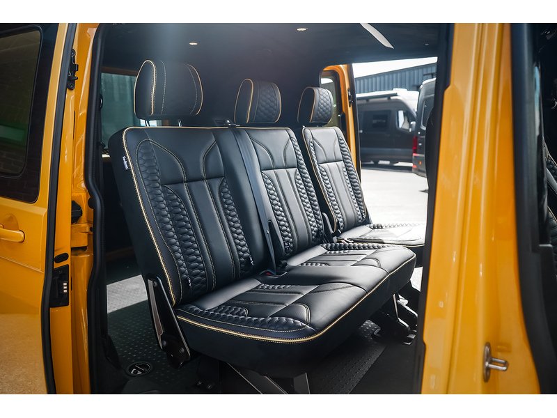 Volkswagen Transporter T32 Tdi Haven 6 TT Kombi Highline Bmt 2.0 5dr Van With Side Windows Semi Auto Diesel