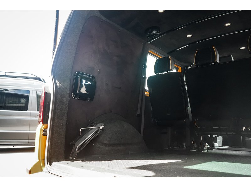Volkswagen Transporter T32 Tdi Haven 6 TT Kombi Highline Bmt 2.0 5dr Van With Side Windows Semi Auto Diesel